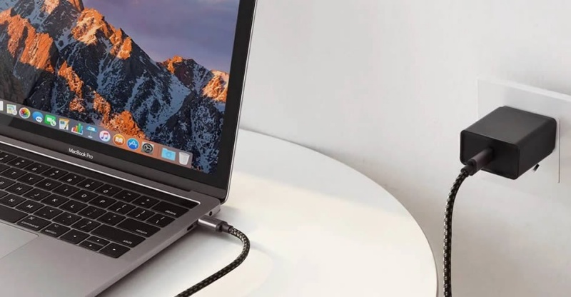 có nên cắm sạc macbook liên tục