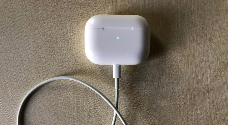 airpod sạc không vào pin