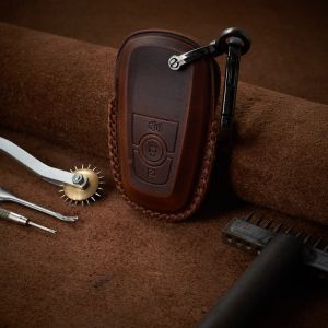 Bao Da Chìa Khóa Ô Tô Handmade Ford Explorer 3 Nút Da Bò Sáp Nâu Cafe Bao Da Chìa Khóa Ô Tô Handmade Ford Explorer 3 Nút Da Bò Sáp Nâu Cafe